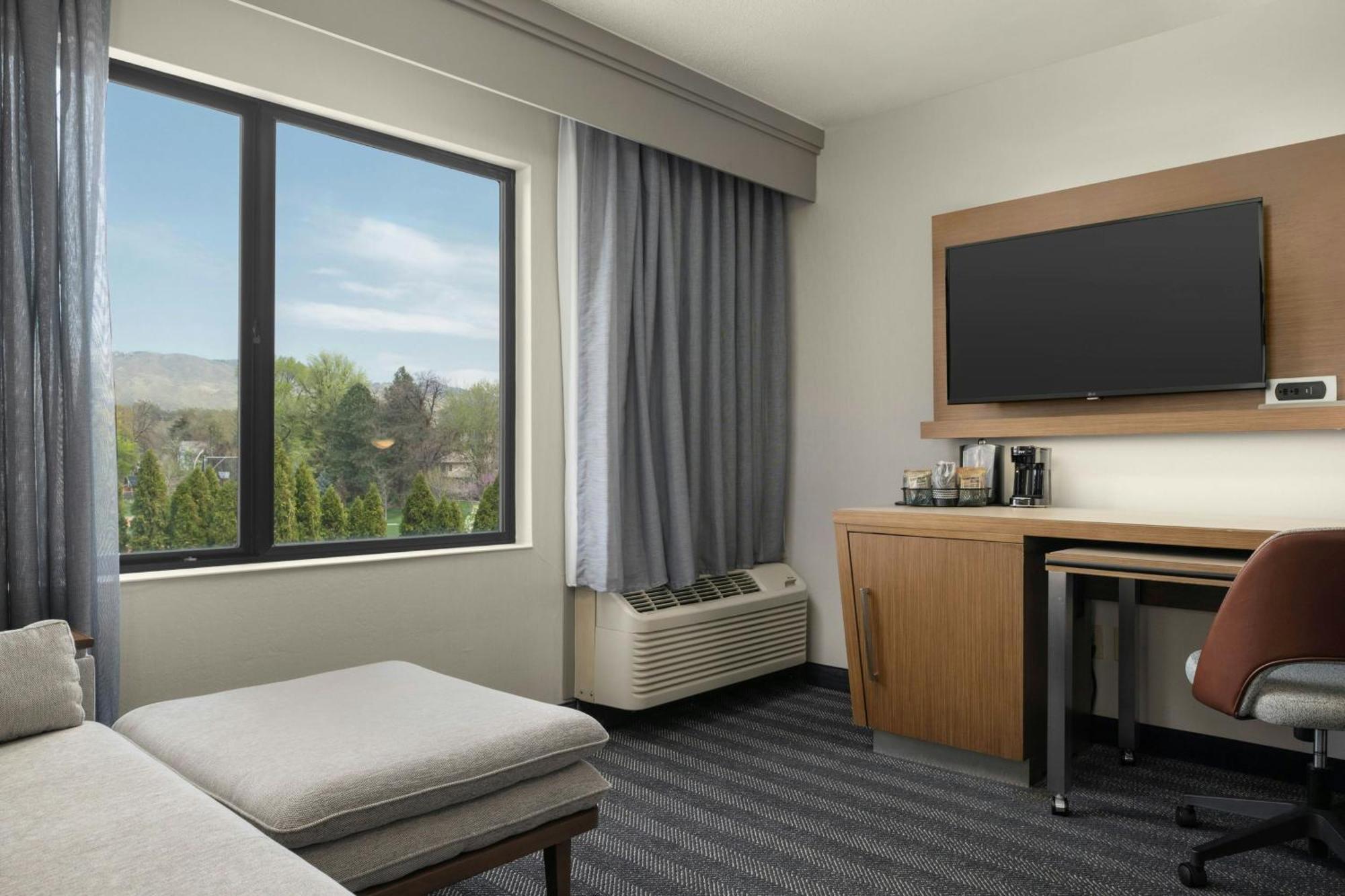 Отель Courtyard Boise Downtown Экстерьер фото